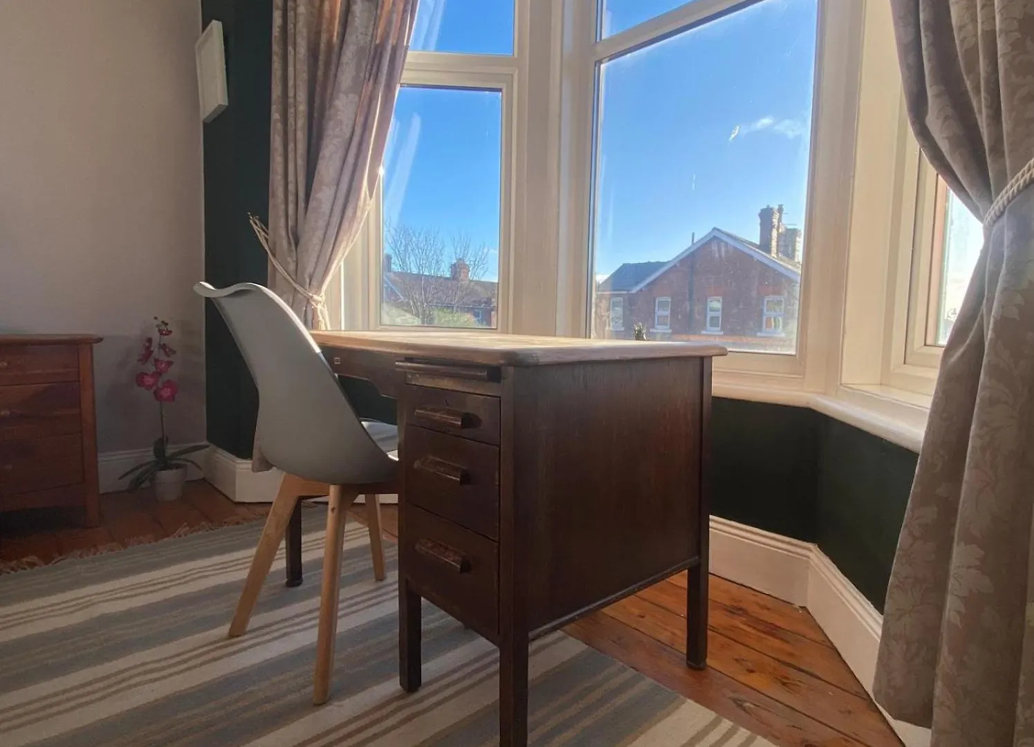 Gasthof Large, Comfy Room Close To City Centre - Newcastle Upon Tyne